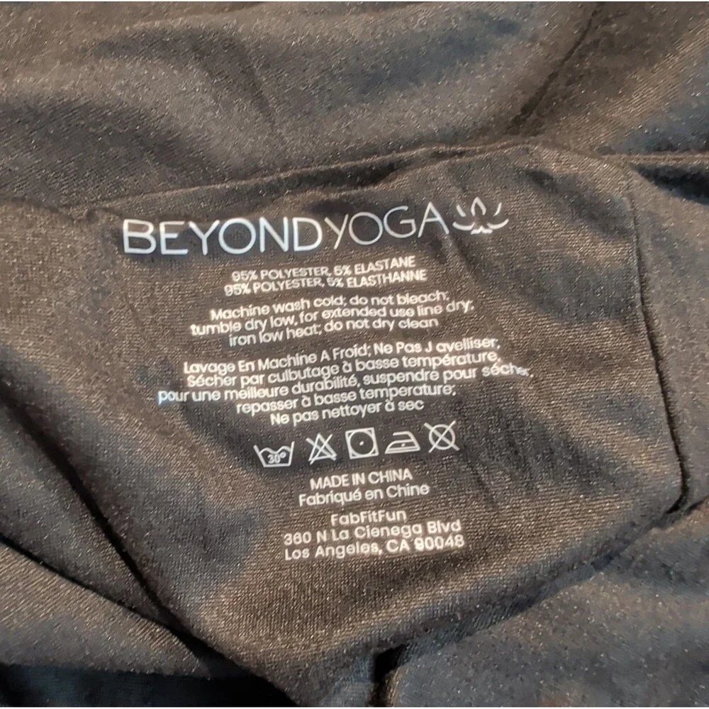 Beyond Yoga Pocket Infinity Scarf Black Hidden Zipper Outdoor Athleisure
